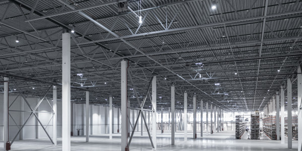 Reformas Integrales de Naves Industriales en Mataró · Instalación de Iluminación Eficiente