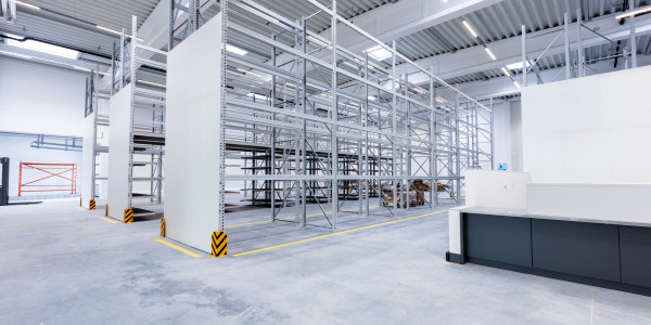 Reformas Integrales de Naves Industriales en Mataró · Diseño e Instalación de Áreas de Producción, Almacén y Oficinas