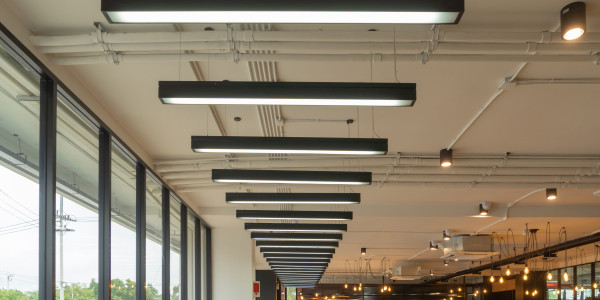 Reformas Integrales de Oficinas y Despachos en Mataró · Diseño e Instalación de Iluminación LED Eficiente
