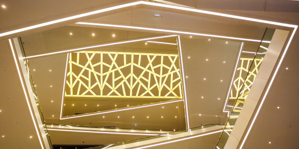 Reformas Integrales de Tiendas y Locales  Comerciales en Mataró · Diseño e Instalación de Iluminación LED Eficiente